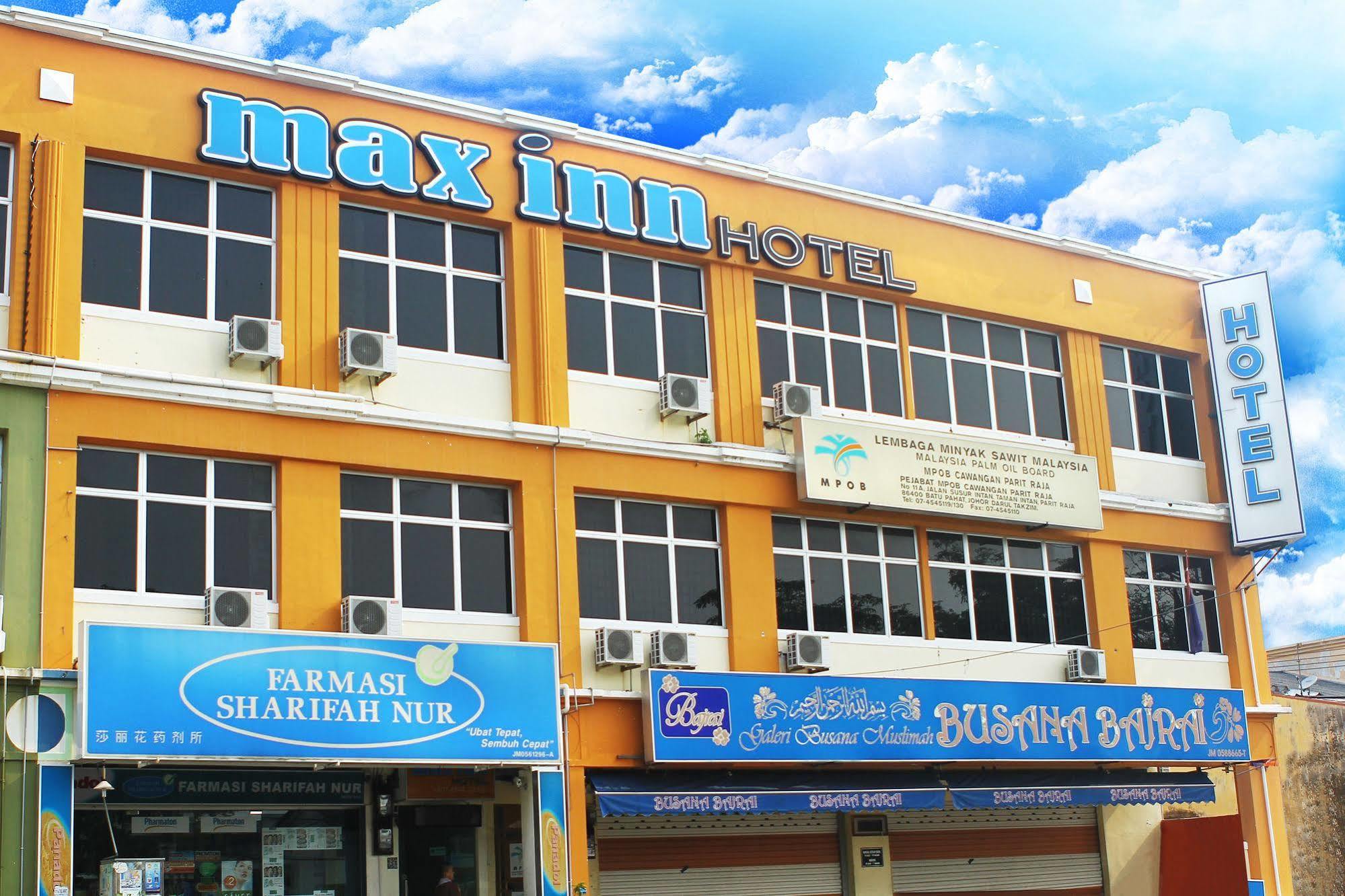 Max Inn Hotel Parit Raja Eksteriør billede